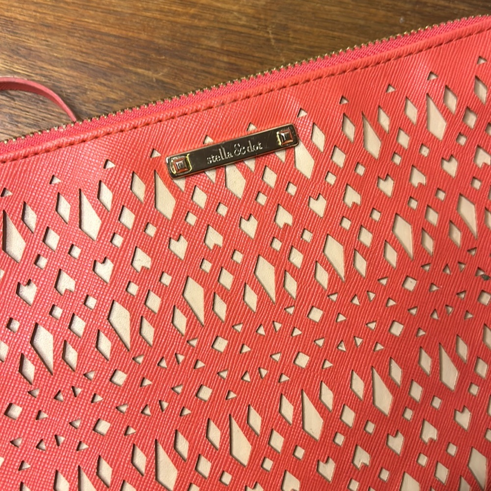 ⭐️ 3/$20 Stella & Dot Coral Red Laser Cut Clutch